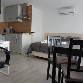 Road House Apartment**** Alsópáhok