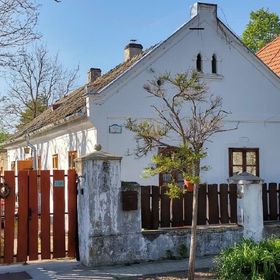 Vörösbegy Vendégház Kékkút