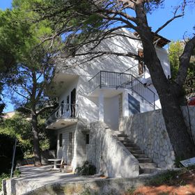 Apartmanok Parkolóhellyel Marusici, Omis - 956 Marušići