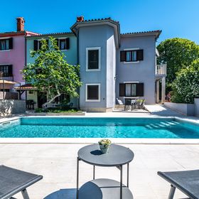 Ház Családok Részére Medencével Krnica, Marcana - 3029 Krnica