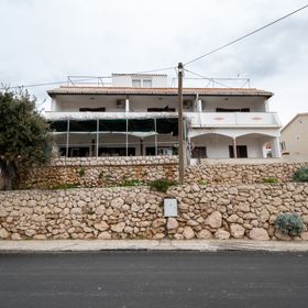 Apartmanok és Szobák Parkolóhellyel Zubovici, Pag - 16063 Zubovići