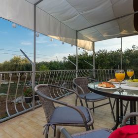 Apartmanok Parkolóhellyel Kastel Stafilic, Kastela - 16086 Kaštel Štafilić