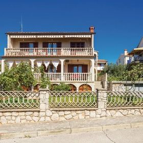 Apartmanok Parkolóhellyel Cres - 16178