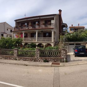 Apartmanok Parkolóhellyel Cres - 16178