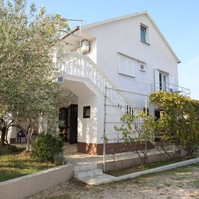 Apartmanok Parkolóhellyel Vodice - 16190