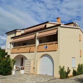 Apartmanok Parkolóhellyel Punat, Krk - 16307 Punat