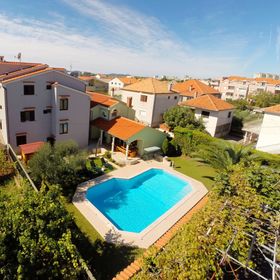 Apartmanok Családok Részére Medencével Zadar - 16336