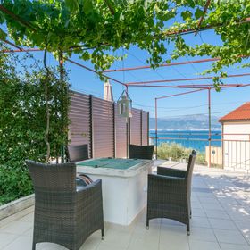 Nyaralóház A Tenger Mellett Slatine, Ciovo - 16343 Slatine