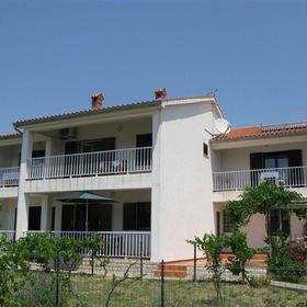 Apartmanok Parkolóhellyel Palit, Rab - 16356 Palit