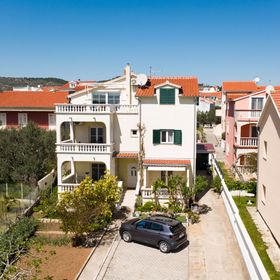 Apartmanok Parkolóhellyel Vodice - 16543
