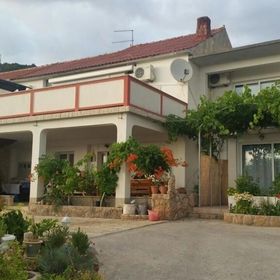 Apartmanok Parkolóhellyel Banjol, Rab - 16647 Banjol