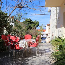 Apartmanok Parkolóhellyel Supetar, Brac - 16656 Supetar
