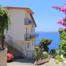 Apartmanok A Tenger Mellett Okrug Donji, Ciovo - 16657 Okrug Donji