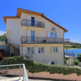 Apartmanok A Tenger Mellett Okrug Donji, Ciovo - 16657 Okrug Donji