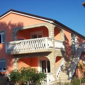 Apartmanok Parkolóhellyel Vir - 17422