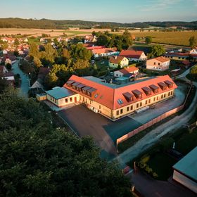 Penzion a restaurace Zlatovláska u zámku Červená Lhota Pluhův Žďár