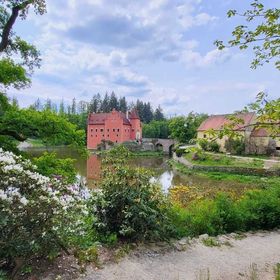 Penzion a restaurace Zlatovláska u zámku Červená Lhota Pluhův Žďár