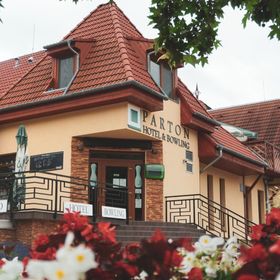 Parton Hotel & Bowling Tiszakécske