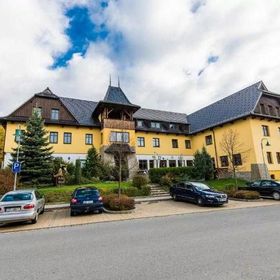 Valašský hotel a Pivní lázně OGAR Pozlovice