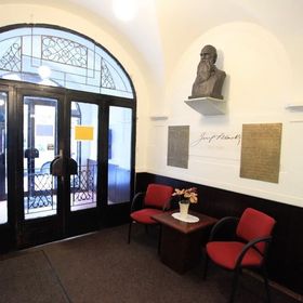 VŠ kolej Hlávkova Praha