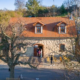 VÁŠ SKLEP - vinný sklep a penzion Nový Šaldorf-Sedlešovice