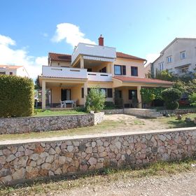 Apartments Snjezana Njivice Krk