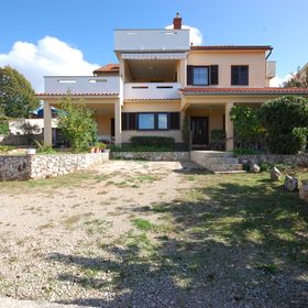 Apartments Snjezana Njivice Krk