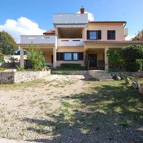 Apartments Snjezana Njivice Krk