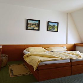 Hotel BESTAR Kosmonosy