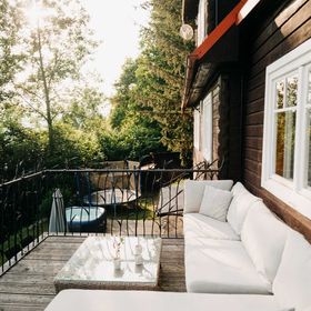 Chaloupka na stráni Ostravice