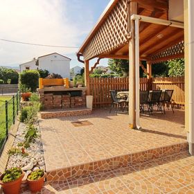 Apartman Bebek Baska