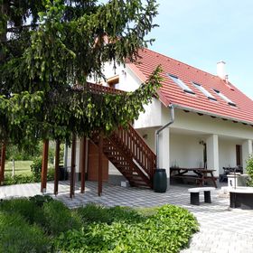 Tulipán Vendégház Pannonhalma