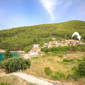 Robinson House Dionis Bogomolje