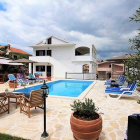 Holiday House Reni Okrug Gornji