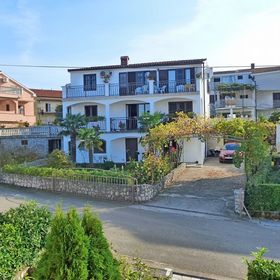 Apartment Milica Njivice