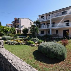 Apartments Marinela Njivice