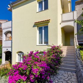 Apartmanok és Szobák Parkolóhellyel Kraljevica - 17589