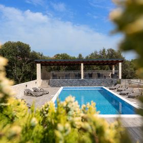 Apartments Karen Vinisce