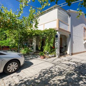 Apartments Elvira Lopar