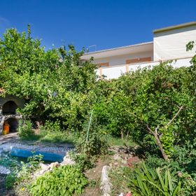 Apartments Elvira Lopar