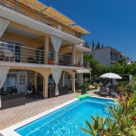 Apartments Novoselić Dramalj