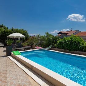 Apartments Novoselić Dramalj