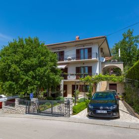 Apartments Dora Selce