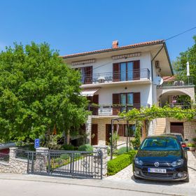 Apartments Dora Selce