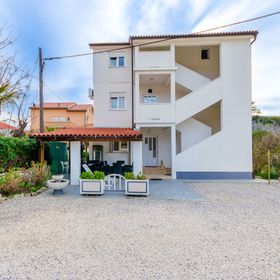 Apartments Nada Palit