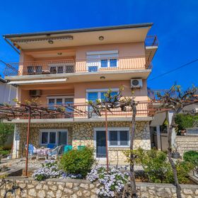 Apartments Melita Dramalj