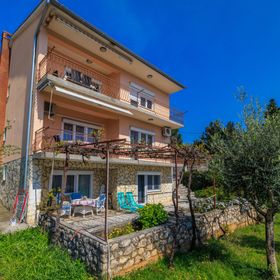 Apartments Melita Dramalj