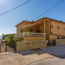 Apartments SENKA Dramalj