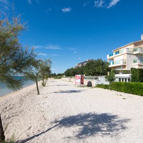Apartments Citrine on the beach Biograd