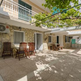 Apartments Mila II Tribunj